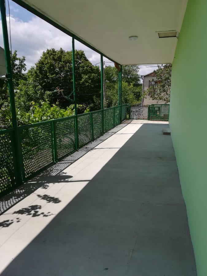 Guest House Luka Manglisi Εξωτερικό φωτογραφία
